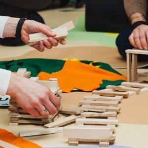 KOMANDOS FORMAVIMO PROGRAMOS/
VERSLO SIMULIACIJOS